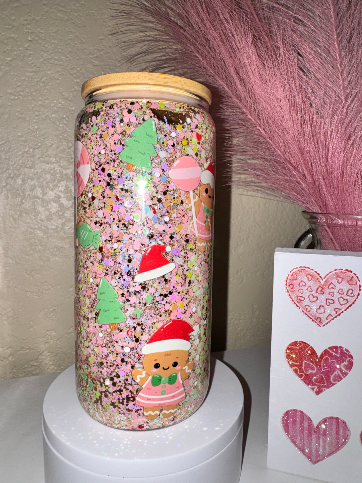 Pastel Gingerbread Glitter 20oz Glass w/ Handle